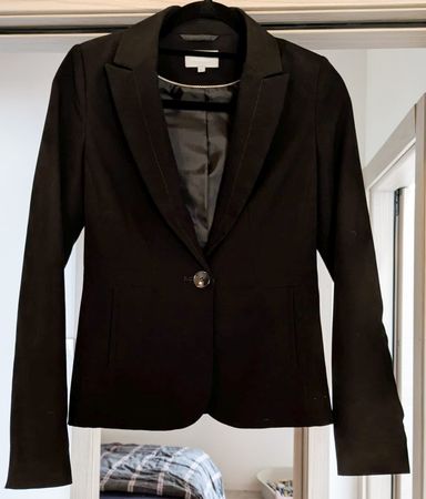 Eleganter schwarzer Blazer von Maddison, Größe 34